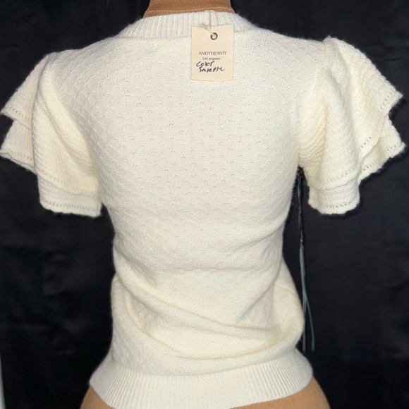 💰⬇️ Cream Knit Short Sleeve Sweater 
NWT Size S - Picture 3 of 13
